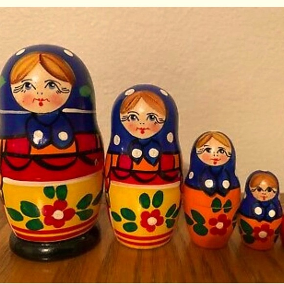 Russian Nesting Dolls Traditional Style! 5 pieces - Picture 1 of 1